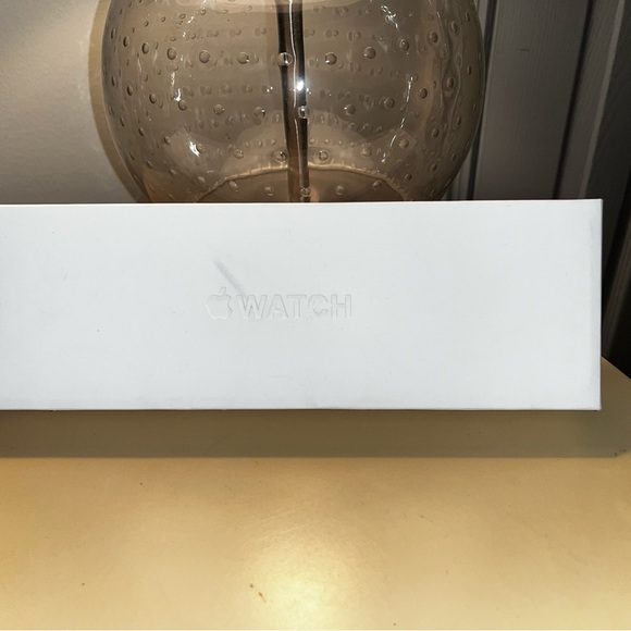 Apple Watch Series 4 40mm Aluminum GPS+Cellular - Picture 4 of 5